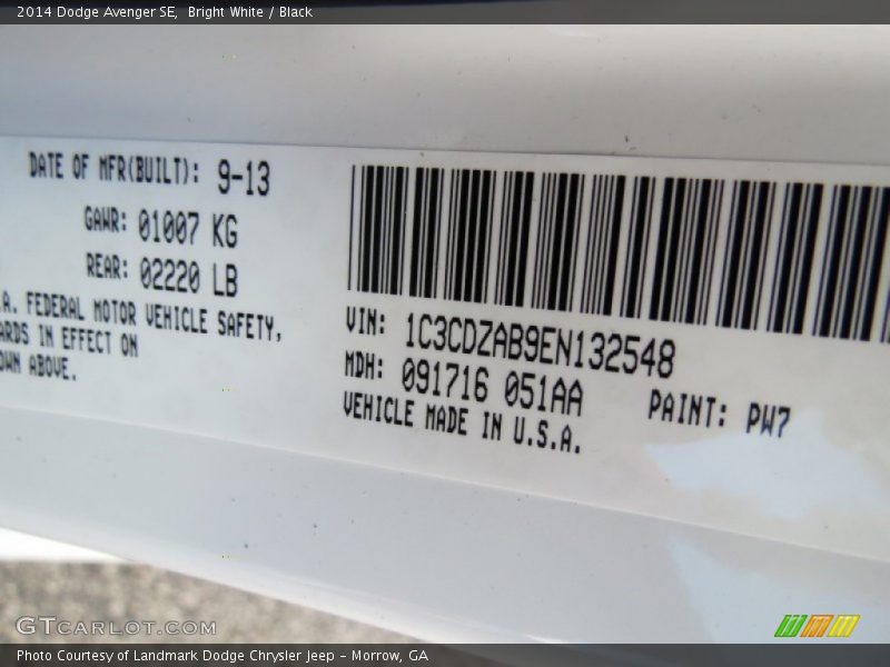 Bright White / Black 2014 Dodge Avenger SE