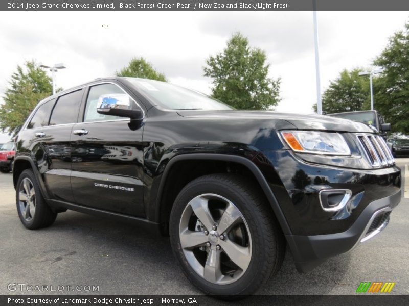 Front 3/4 View of 2014 Grand Cherokee Limited