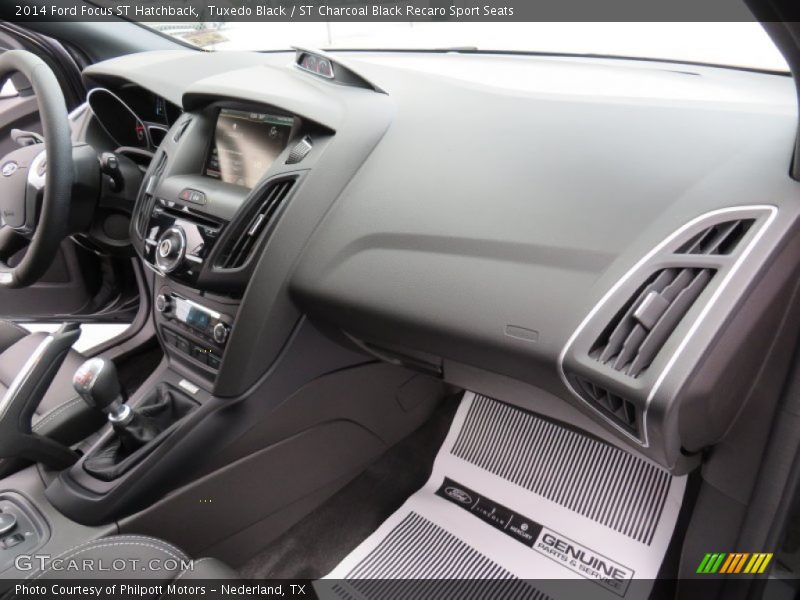 Tuxedo Black / ST Charcoal Black Recaro Sport Seats 2014 Ford Focus ST Hatchback