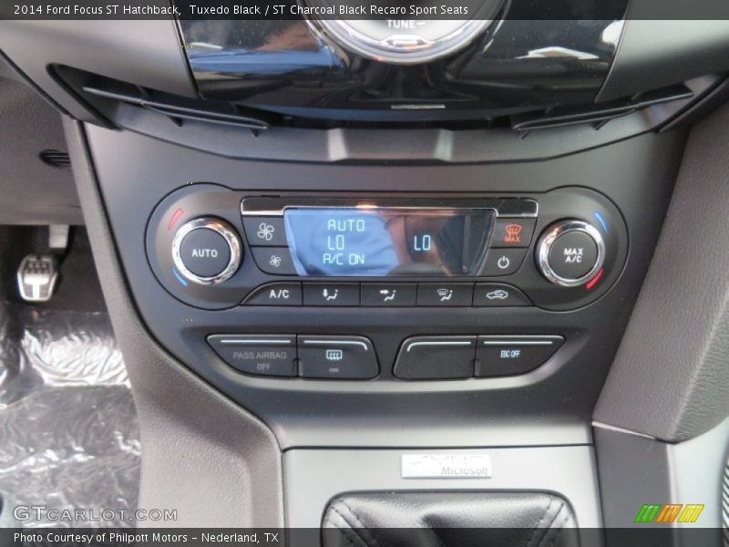 Tuxedo Black / ST Charcoal Black Recaro Sport Seats 2014 Ford Focus ST Hatchback