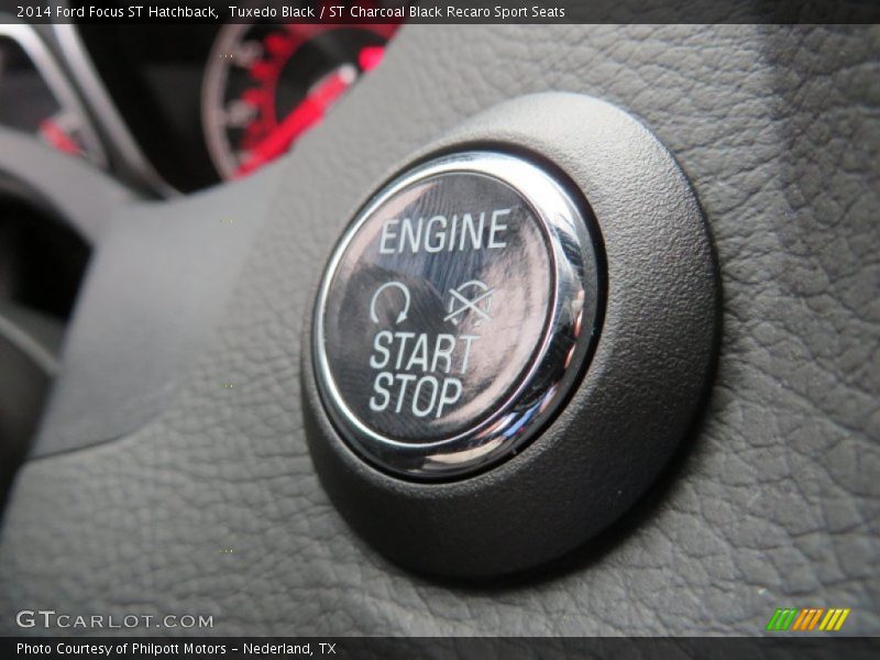 Controls of 2014 Focus ST Hatchback