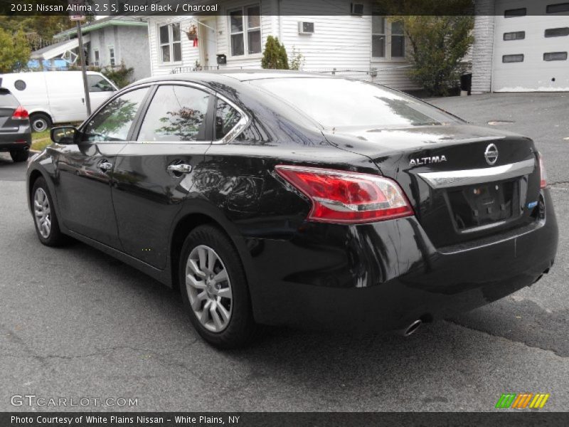 Super Black / Charcoal 2013 Nissan Altima 2.5 S