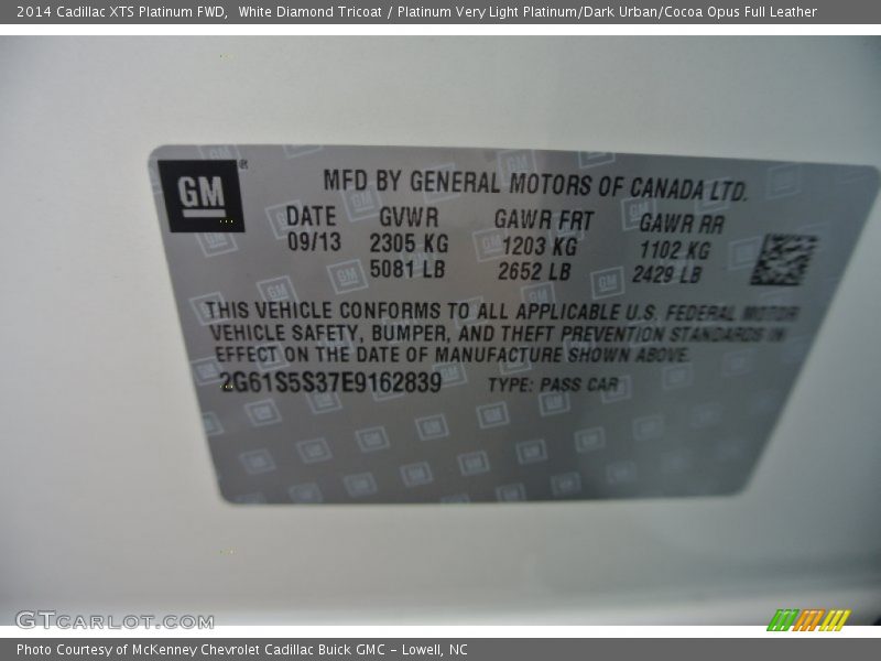 White Diamond Tricoat / Platinum Very Light Platinum/Dark Urban/Cocoa Opus Full Leather 2014 Cadillac XTS Platinum FWD