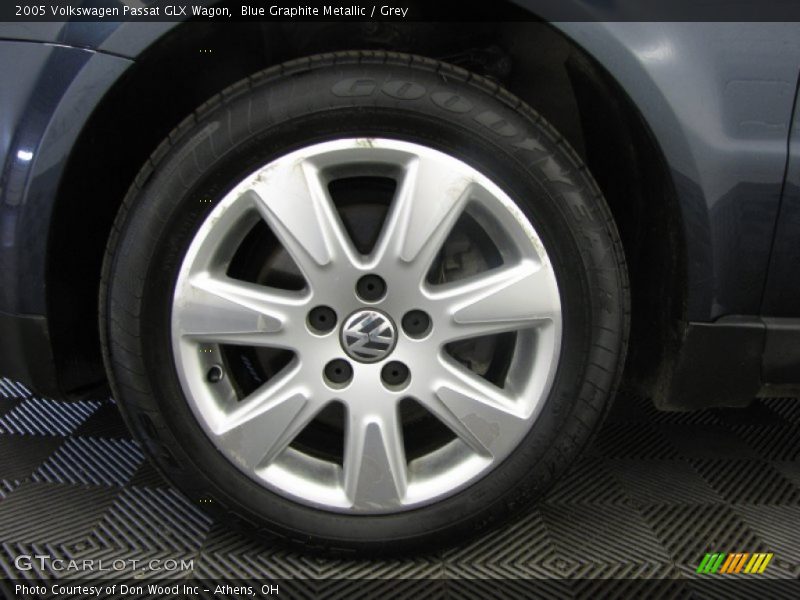 2005 Passat GLX Wagon Wheel