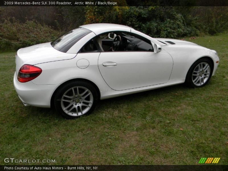 Arctic White / Black/Beige 2009 Mercedes-Benz SLK 300 Roadster