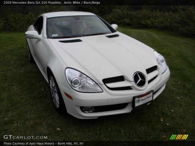 Arctic White / Black/Beige 2009 Mercedes-Benz SLK 300 Roadster