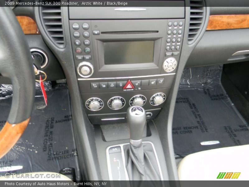 Arctic White / Black/Beige 2009 Mercedes-Benz SLK 300 Roadster