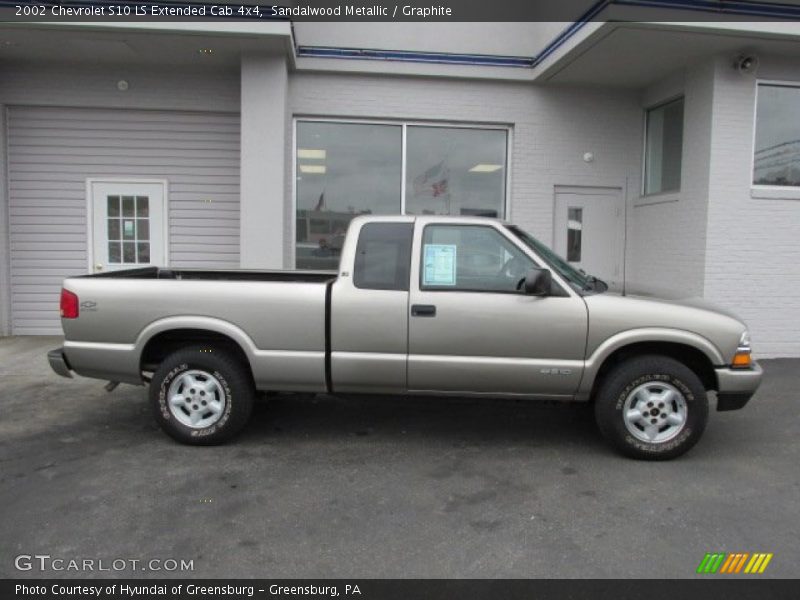 Sandalwood Metallic / Graphite 2002 Chevrolet S10 LS Extended Cab 4x4