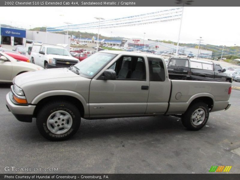 Sandalwood Metallic / Graphite 2002 Chevrolet S10 LS Extended Cab 4x4