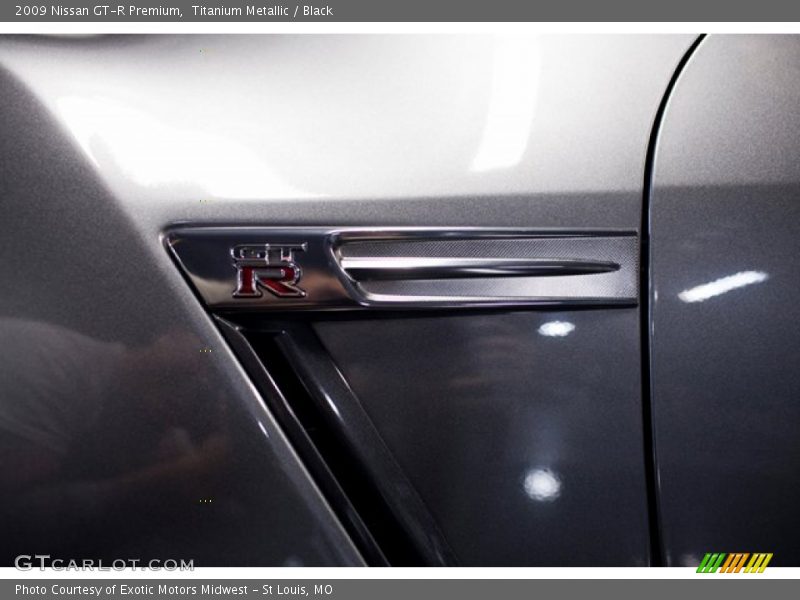  2009 GT-R Premium Logo