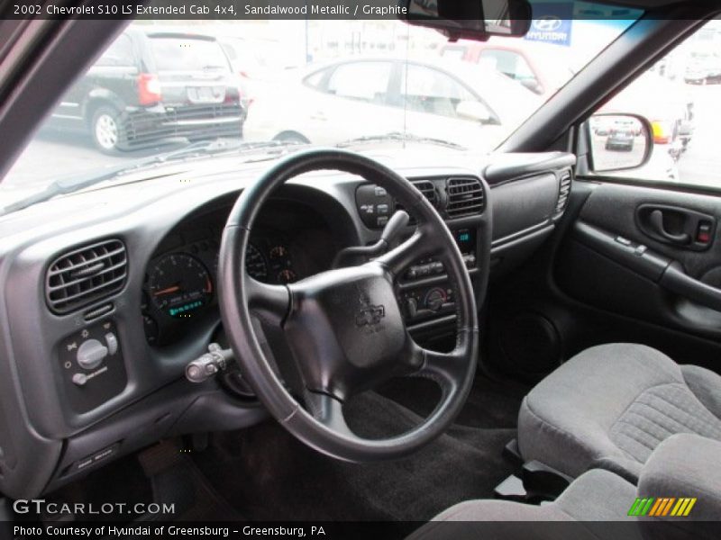 Sandalwood Metallic / Graphite 2002 Chevrolet S10 LS Extended Cab 4x4