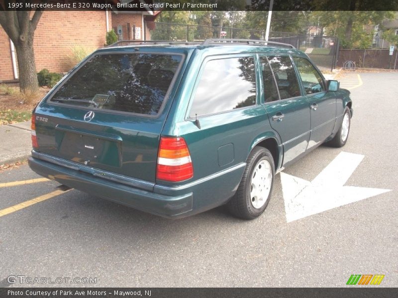 Brilliant Emerald Pearl / Parchment 1995 Mercedes-Benz E 320 Wagon