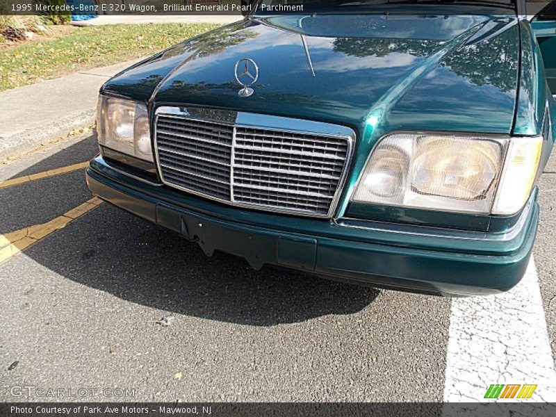 Brilliant Emerald Pearl / Parchment 1995 Mercedes-Benz E 320 Wagon