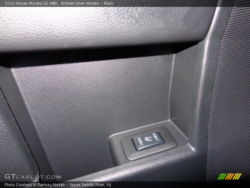 Brilliant Silver Metallic / Black 2010 Nissan Murano LE AWD