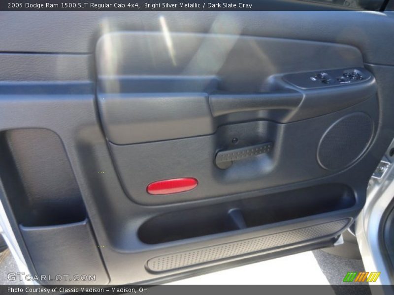 Bright Silver Metallic / Dark Slate Gray 2005 Dodge Ram 1500 SLT Regular Cab 4x4
