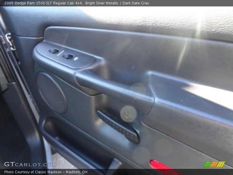 Bright Silver Metallic / Dark Slate Gray 2005 Dodge Ram 1500 SLT Regular Cab 4x4