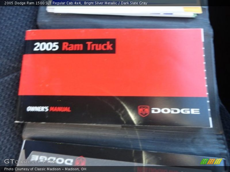 Bright Silver Metallic / Dark Slate Gray 2005 Dodge Ram 1500 SLT Regular Cab 4x4