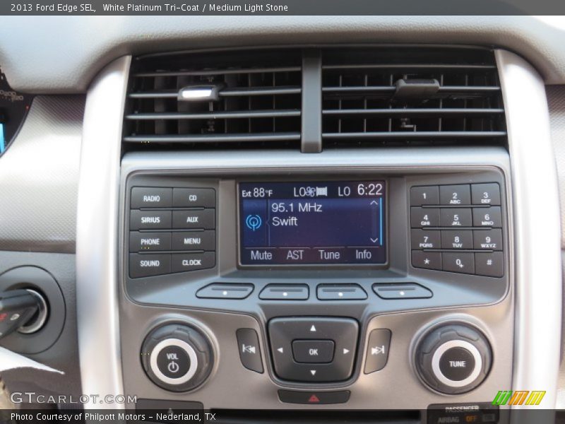 White Platinum Tri-Coat / Medium Light Stone 2013 Ford Edge SEL