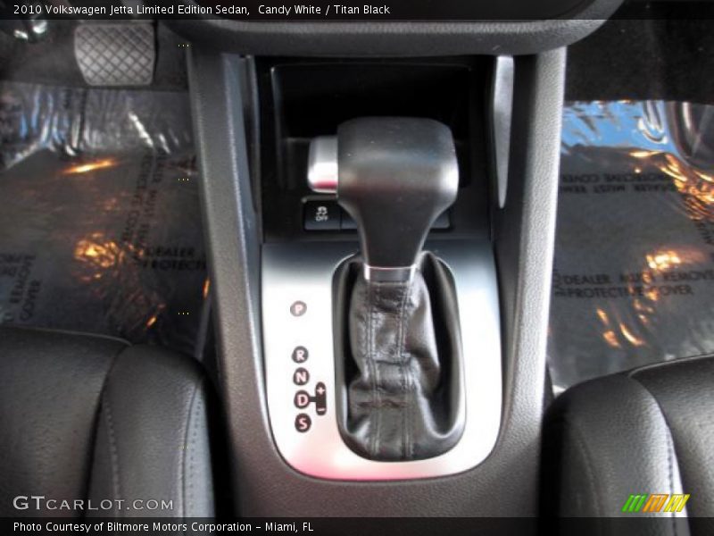 Candy White / Titan Black 2010 Volkswagen Jetta Limited Edition Sedan
