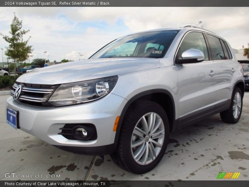 Reflex Silver Metallic / Black 2014 Volkswagen Tiguan SE