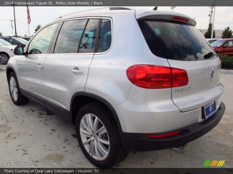 Reflex Silver Metallic / Black 2014 Volkswagen Tiguan SE