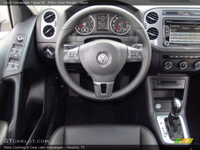 Reflex Silver Metallic / Black 2014 Volkswagen Tiguan SE