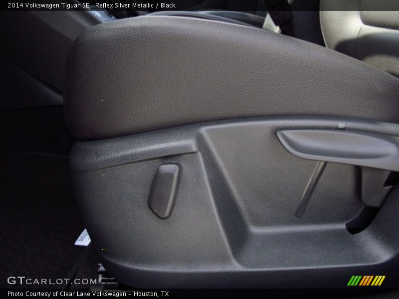 Reflex Silver Metallic / Black 2014 Volkswagen Tiguan SE