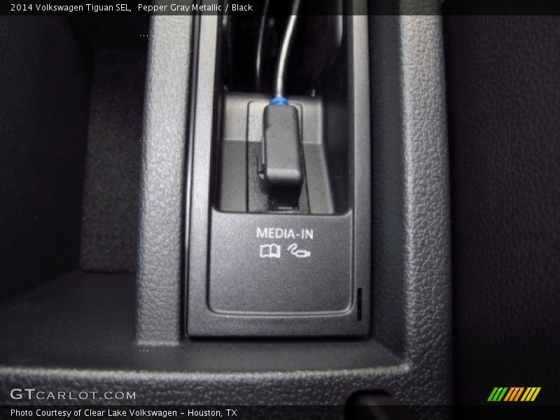 Pepper Gray Metallic / Black 2014 Volkswagen Tiguan SEL