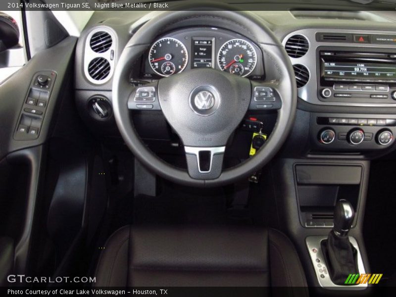 Night Blue Metallic / Black 2014 Volkswagen Tiguan SE