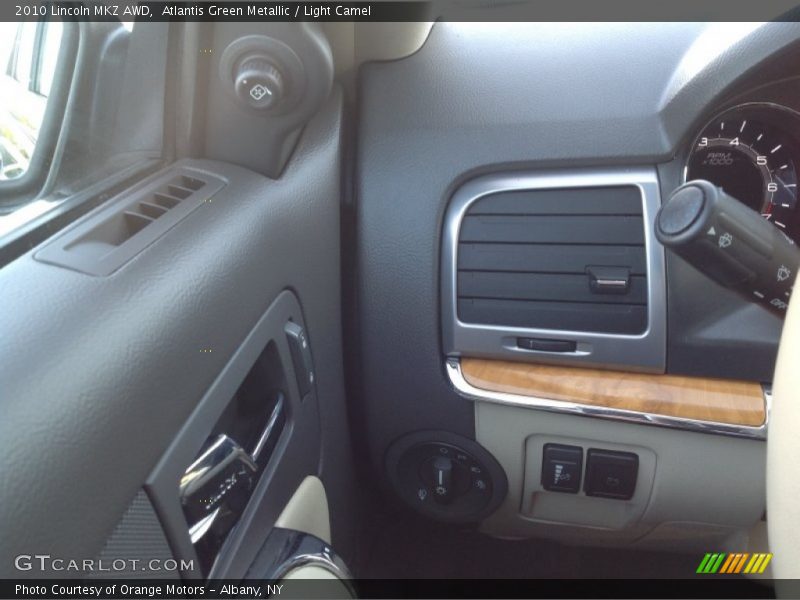 Atlantis Green Metallic / Light Camel 2010 Lincoln MKZ AWD