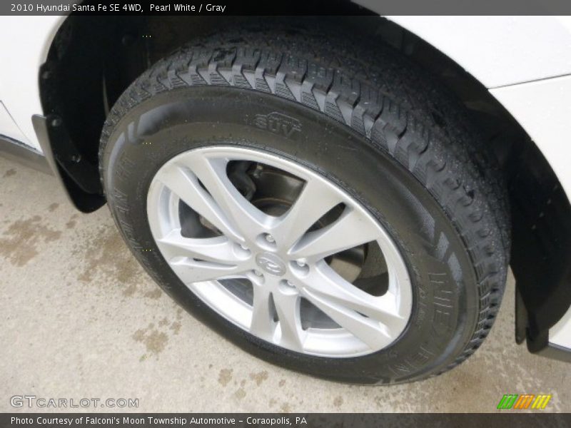 Pearl White / Gray 2010 Hyundai Santa Fe SE 4WD