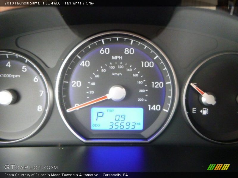 Pearl White / Gray 2010 Hyundai Santa Fe SE 4WD