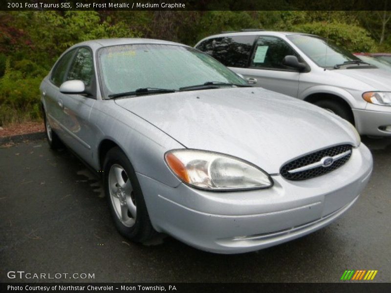 Front 3/4 View of 2001 Taurus SES
