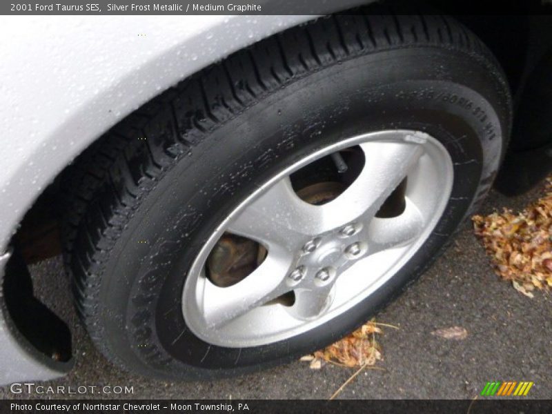 Silver Frost Metallic / Medium Graphite 2001 Ford Taurus SES