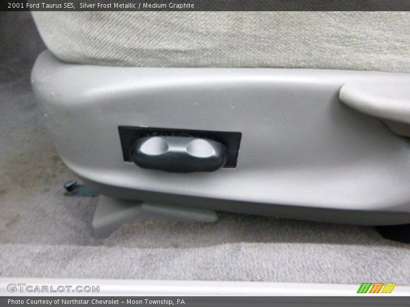 Silver Frost Metallic / Medium Graphite 2001 Ford Taurus SES
