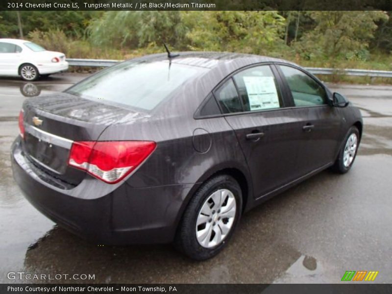 Tungsten Metallic / Jet Black/Medium Titanium 2014 Chevrolet Cruze LS