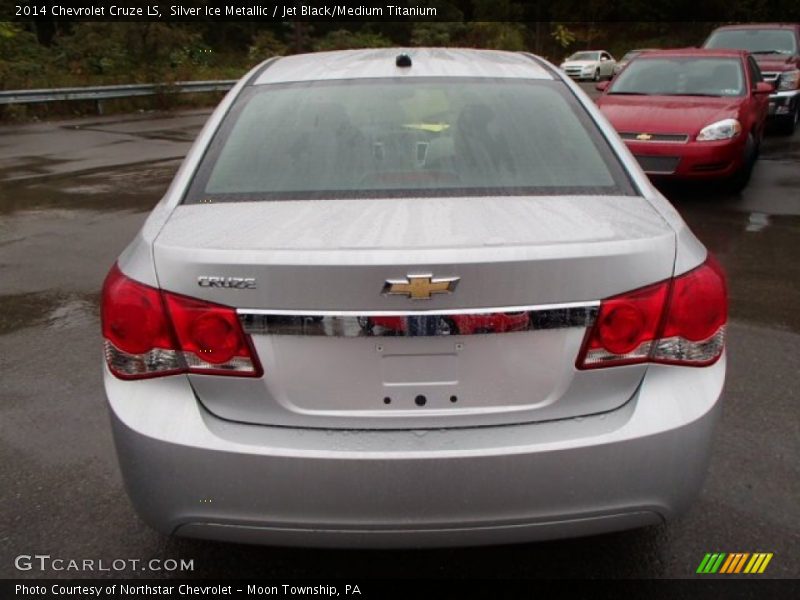 Silver Ice Metallic / Jet Black/Medium Titanium 2014 Chevrolet Cruze LS