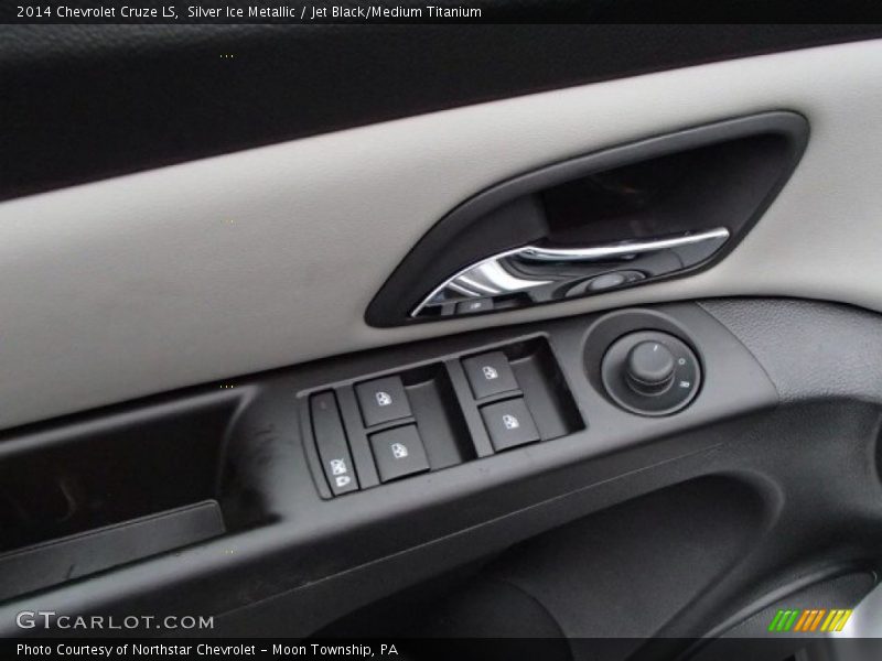 Silver Ice Metallic / Jet Black/Medium Titanium 2014 Chevrolet Cruze LS