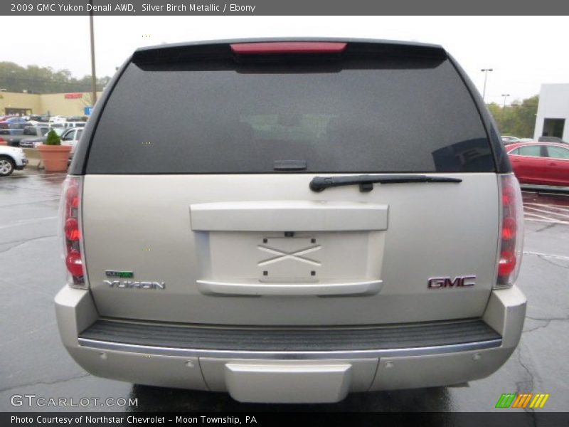 Silver Birch Metallic / Ebony 2009 GMC Yukon Denali AWD