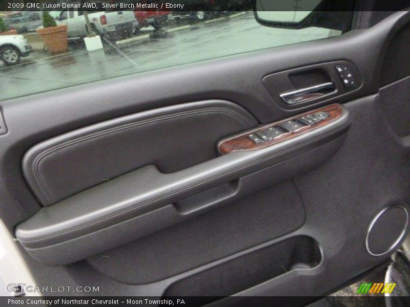 Silver Birch Metallic / Ebony 2009 GMC Yukon Denali AWD