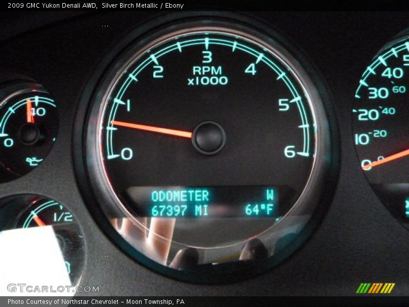 Silver Birch Metallic / Ebony 2009 GMC Yukon Denali AWD