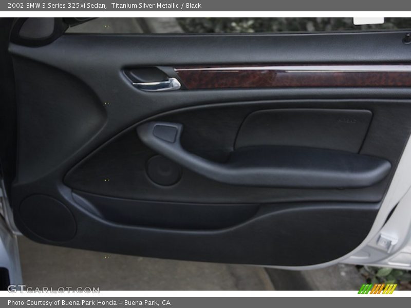 Titanium Silver Metallic / Black 2002 BMW 3 Series 325xi Sedan