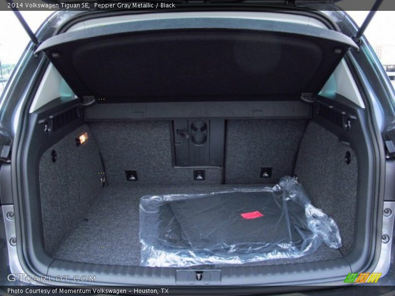 Pepper Gray Metallic / Black 2014 Volkswagen Tiguan SE