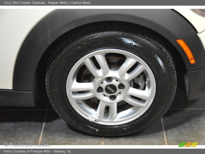 Pepper White / Carbon Black 2012 Mini Cooper Clubman