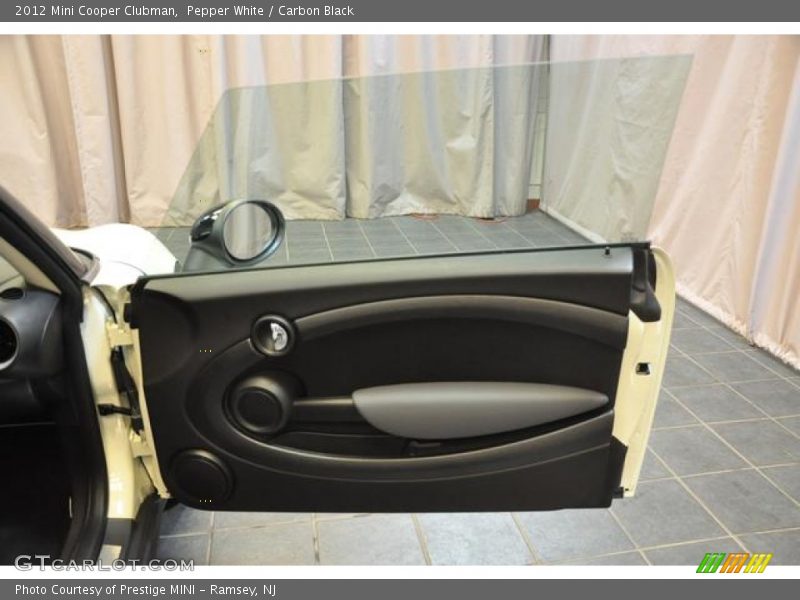 Pepper White / Carbon Black 2012 Mini Cooper Clubman