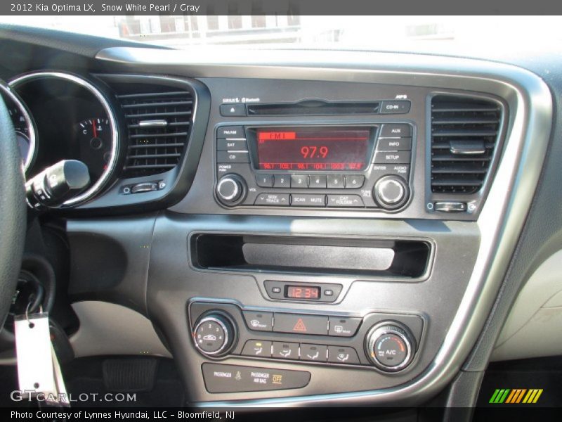 Controls of 2012 Optima LX