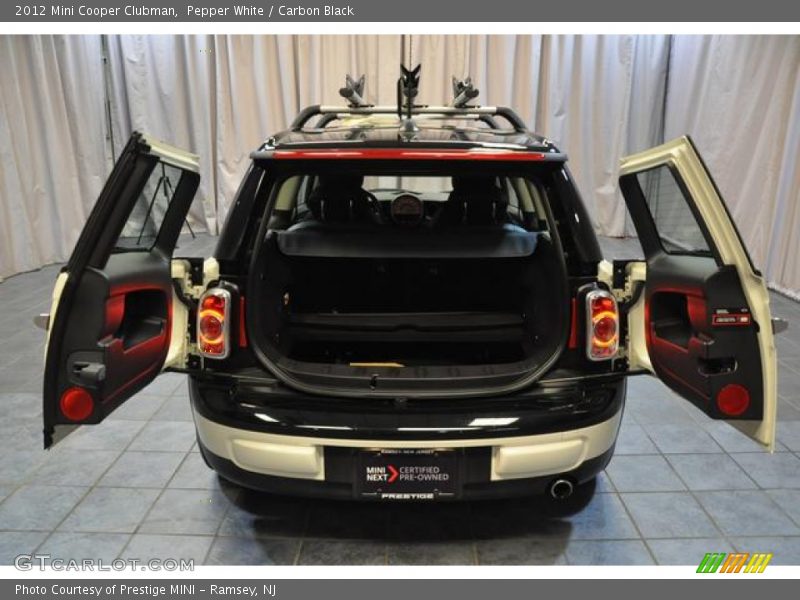 Pepper White / Carbon Black 2012 Mini Cooper Clubman
