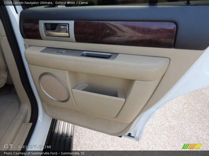 Oxford White / Camel 2006 Lincoln Navigator Ultimate