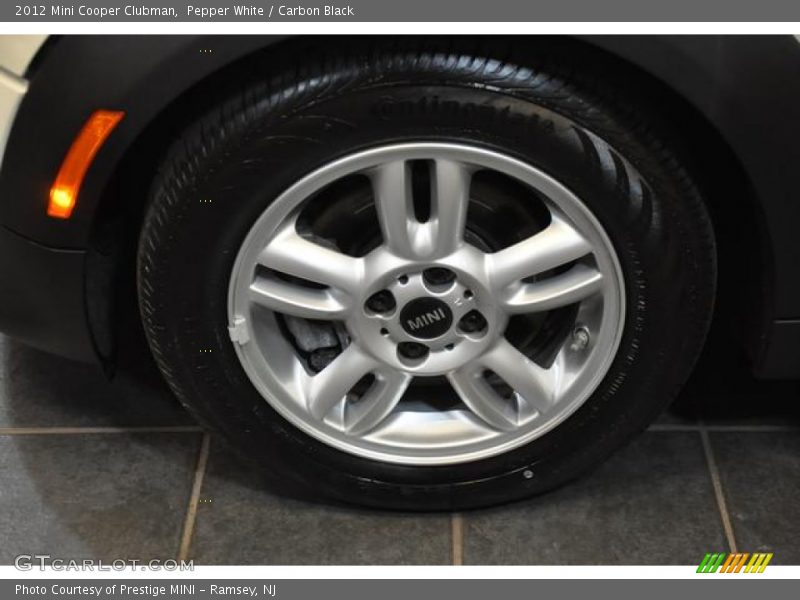 Pepper White / Carbon Black 2012 Mini Cooper Clubman