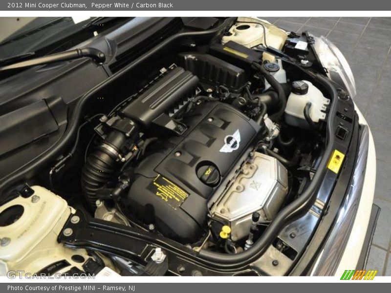 Pepper White / Carbon Black 2012 Mini Cooper Clubman